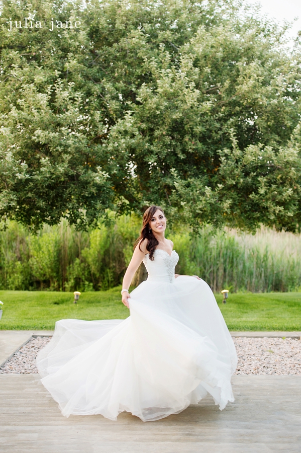 Romantic Wedding Photography by Connecticut Wedding Photographer Julia Jane Studios